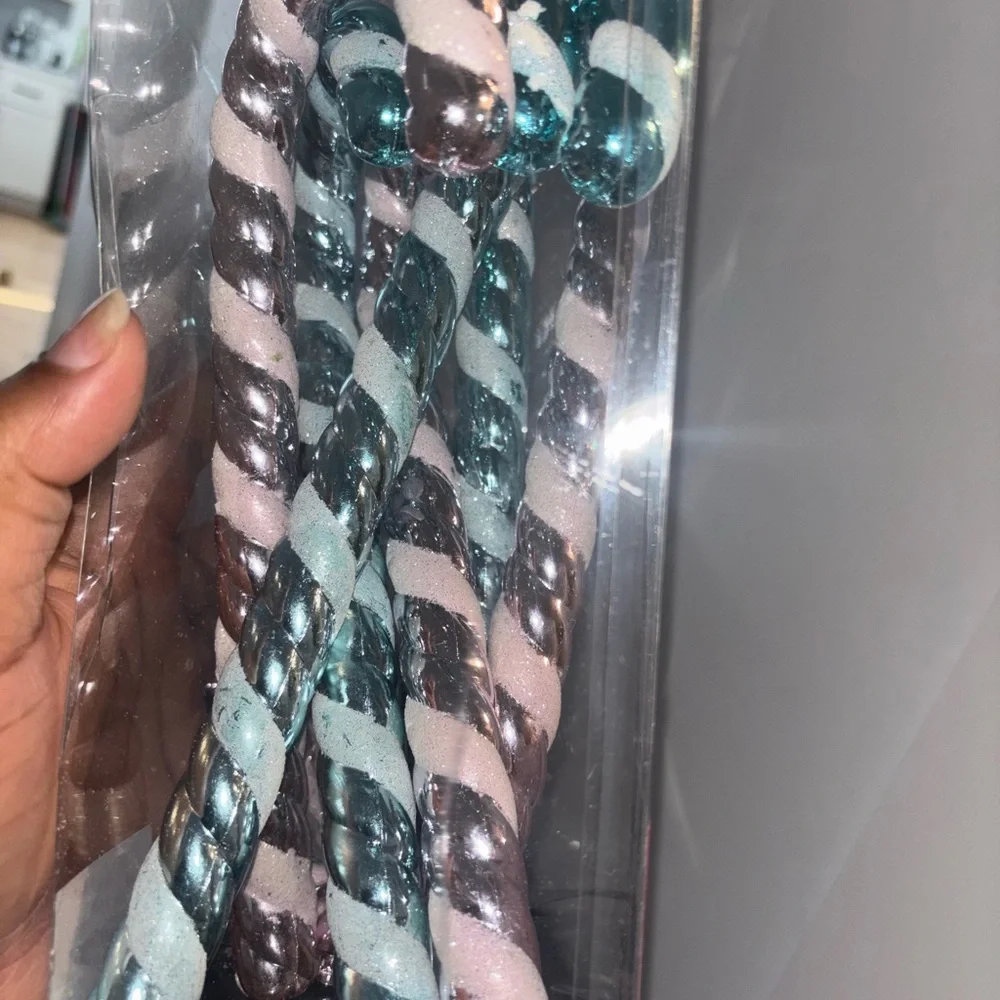 Christmas Pastel Ornaments - Picture 6 of 7